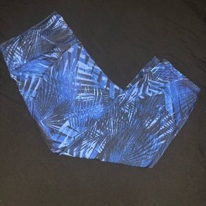 Old Navy Active Workout Capris - size large